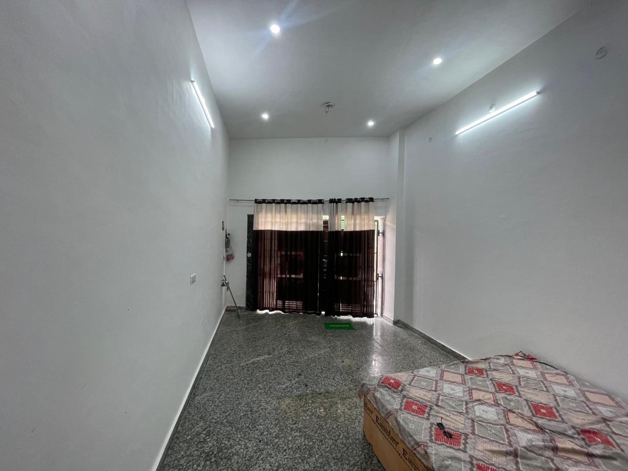 Rukmani Villas Group Of Rukmani Home Stay Mathura Buitenkant foto
