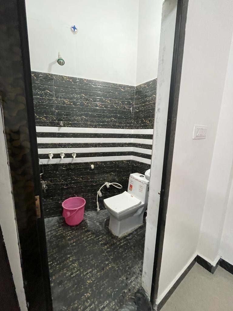 Rukmani Villas Group Of Rukmani Home Stay Mathura Buitenkant foto
