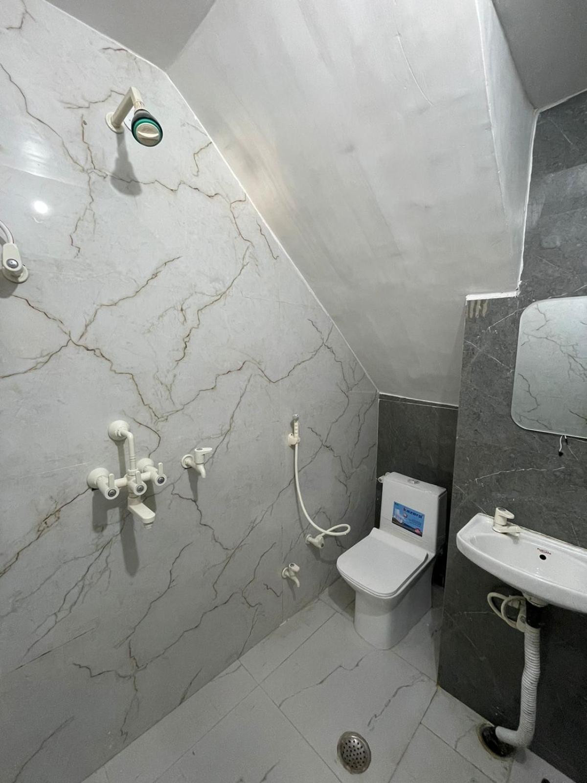Rukmani Villas Group Of Rukmani Home Stay Mathura Buitenkant foto